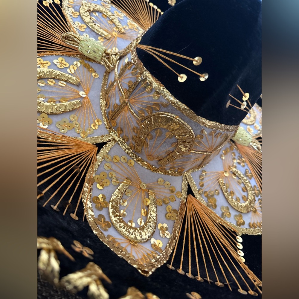 Stunning made in Mexico Sombrero black and gold Selene xxxxx mariachi calidad🇲🇽